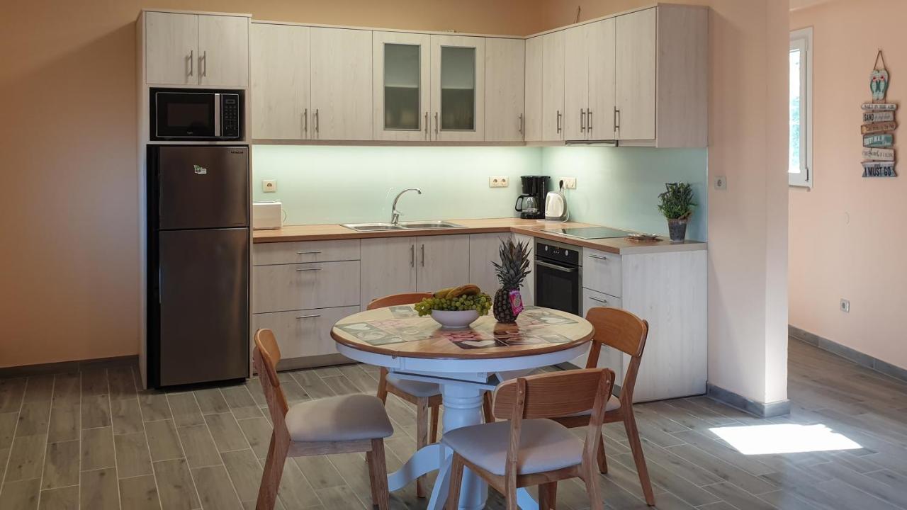 Helen Apartments & Studios Άγιος Στέφανος Εξωτερικό φωτογραφία