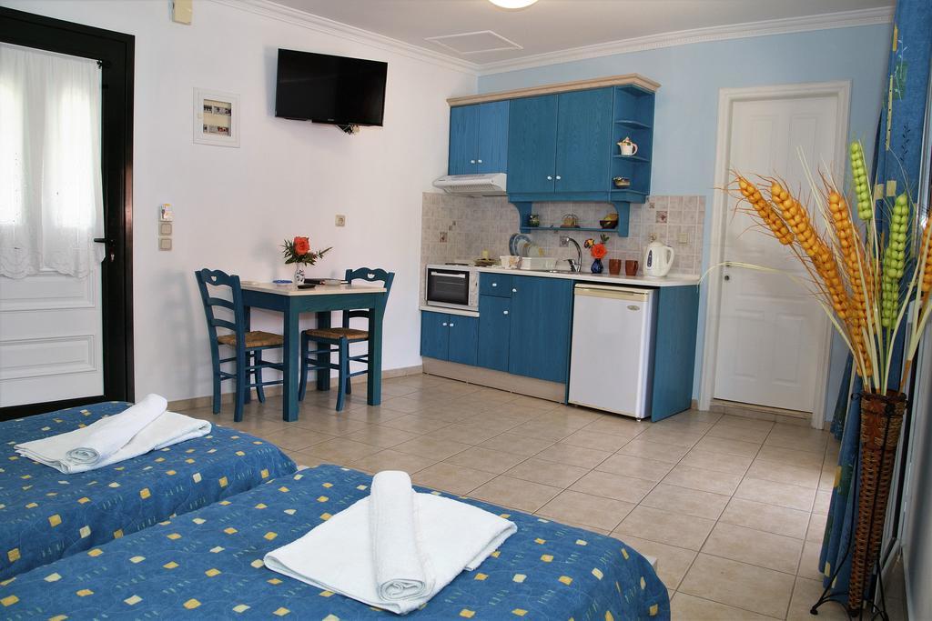 Helen Apartments & Studios Άγιος Στέφανος Εξωτερικό φωτογραφία