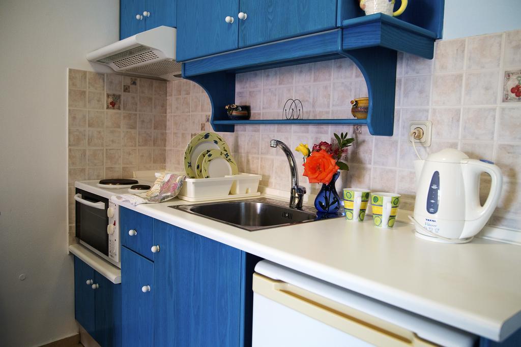 Helen Apartments & Studios Άγιος Στέφανος Εξωτερικό φωτογραφία